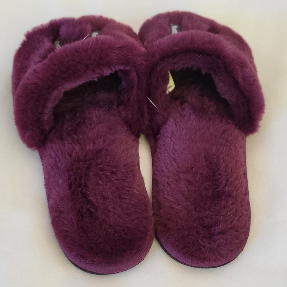 Pink Victoria Secret Slides - Picture 4 of 5